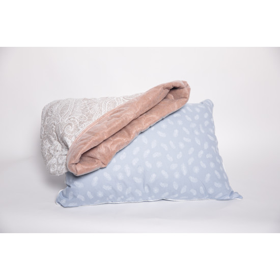 подушка и льняная навлочка