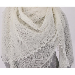  Orenburgas pūkains šalles-zirnekļa tīkla ažūrs