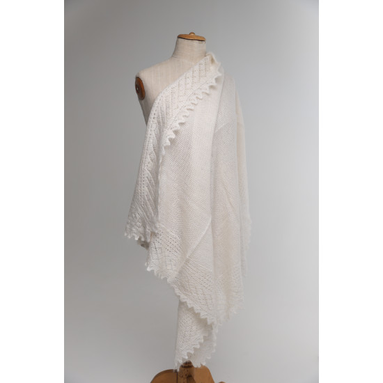 Lakats roku darbs 130 pienbalts