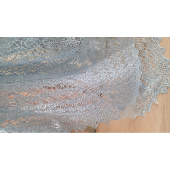 Orenburgas plāns dūnu lakats amatnieku darbs (pautinka)